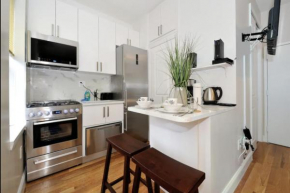 Cozy Studio in Washington Sq Park For 2 with Washer Dryer